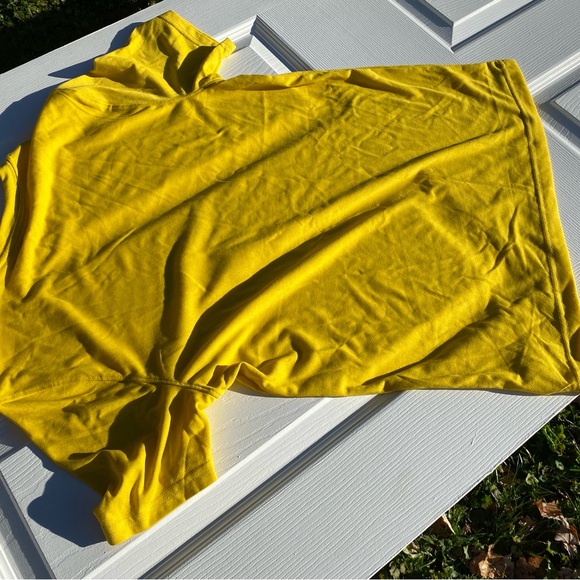 Old Navy - Fitdry Shirt - NWT S - Picture 2 of 2